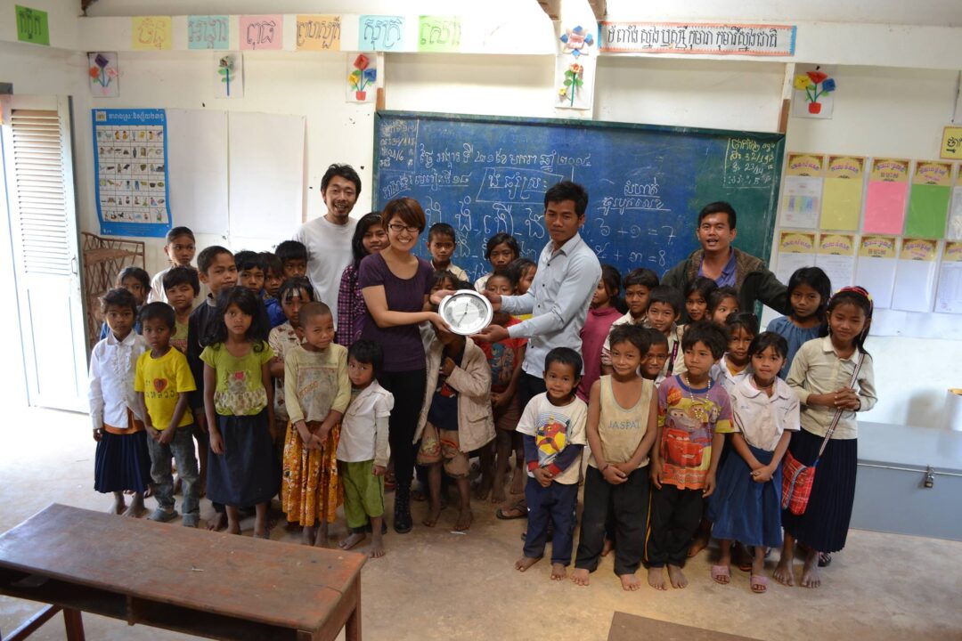 現地の小学校での交流